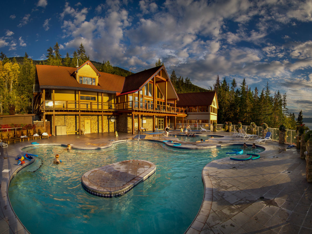 Holcoyn Hot Springs Resort Pool